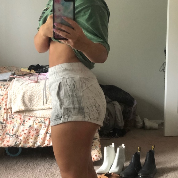 Inner Glow High Rise Short - Picture 5 of 5